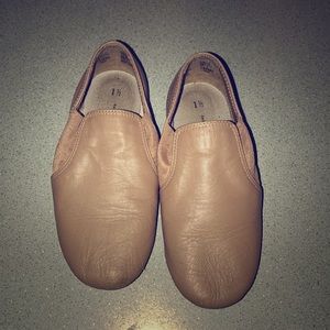 Tan Jazz shoes size 1.5 girls